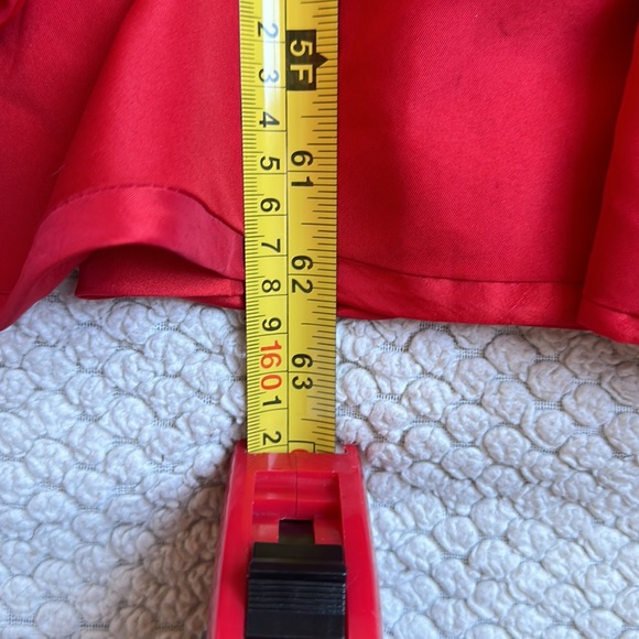 Bright red - Picture 4 of 8